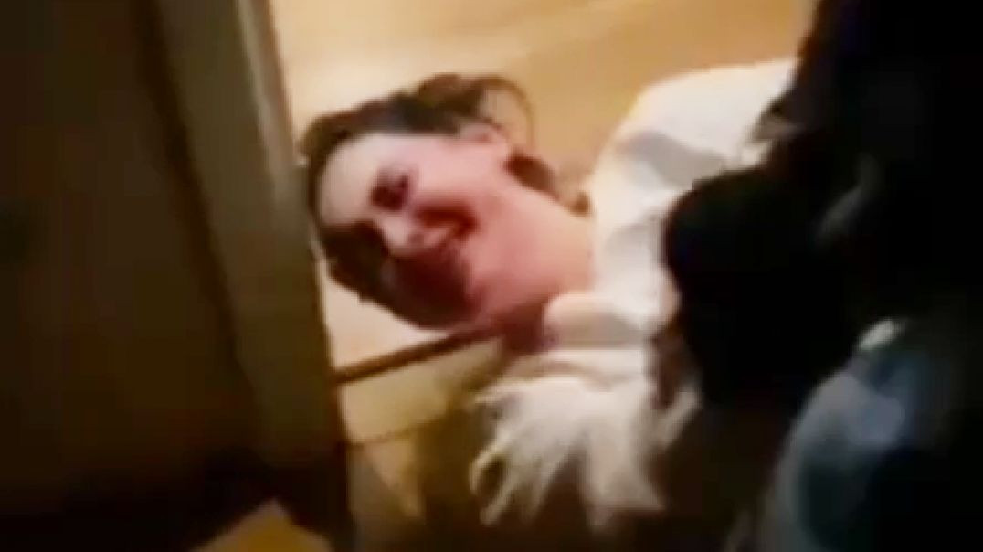 Закладчица кинула шоп / Наказание закладчицы и её ёбаря спортиками на хате